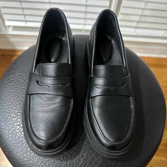 Quince Women’s Classic Black Loafers 🖤🖤 Size 6! Best Offer Accepted! - Picture 2 of 9